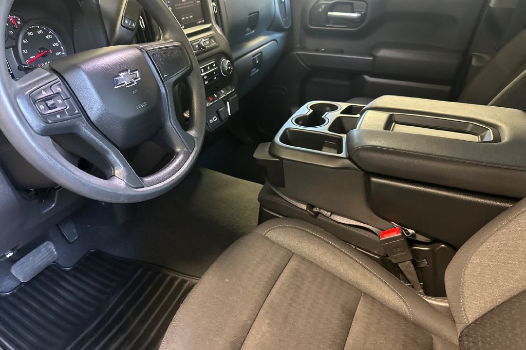 Used 2025 Chevrolet Silverado 1500 Custom Trail Boss AWD/4WD image 3