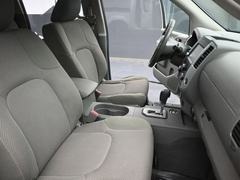 Used 2020 Nissan Frontier SV w/ Midnight Edition Floor Mats RWD image 19