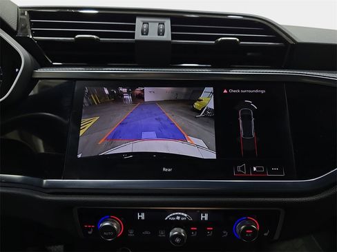 Certified 2025 Audi Q3 2.0T Premium w/ Convenience Package image 25