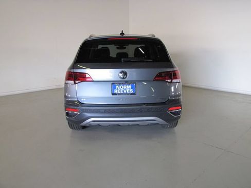 Used 2023 Volkswagen Taos SE w/ Panoramic Sunroof Package AWD/4WD image 24