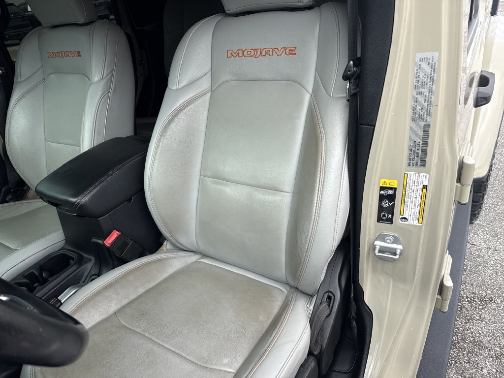 Used 2020 Jeep Gladiator Mojave AWD/4WD image 11
