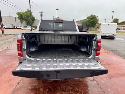 Used 2022 RAM 1500 Laramie AWD/4WD image 7