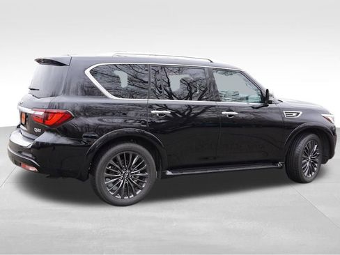 Used 2023 INFINITI QX80 Sensory w/ All-Season Package image 4
