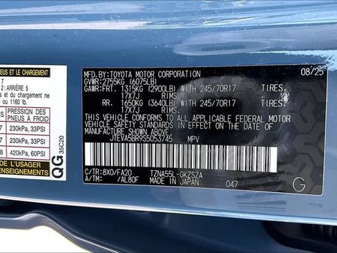 Used 2025 Toyota 4Runner SR5 AWD/4WD image 31
