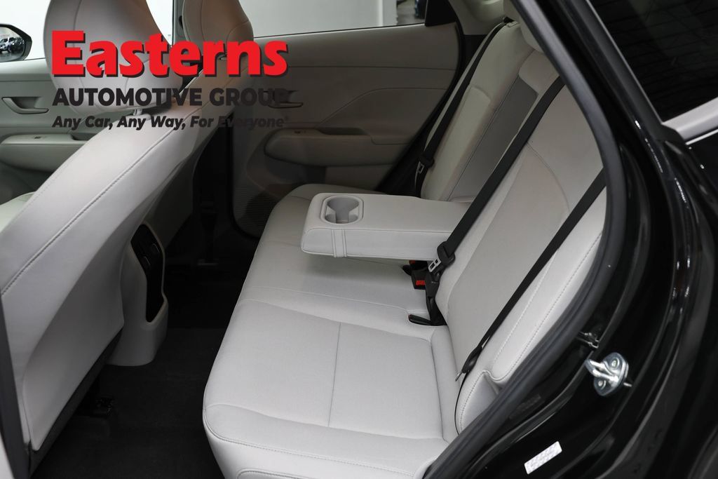 Used 2024 Hyundai Kona SEL FWD image 21
