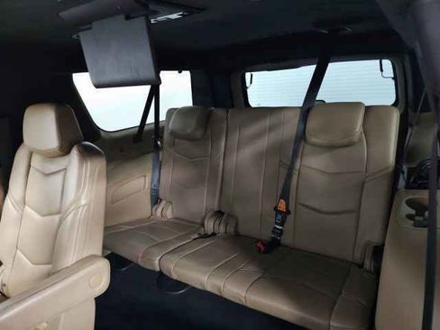 Used 2018 Cadillac Escalade ESV Platinum image 41