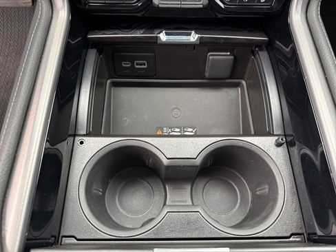 Used 2024 GMC Yukon Denali image 25