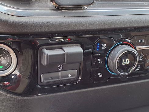 Certified 2023 Chevrolet Silverado 1500 High Country w/ Technology Package AWD/4WD image 20