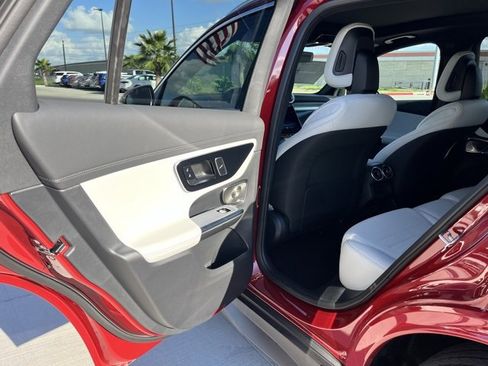 New 2026 Mercedes-Benz GLC 300 image 17