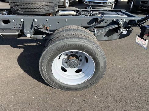 New 2026 Ford F550 4x4 Crew Cab image 16