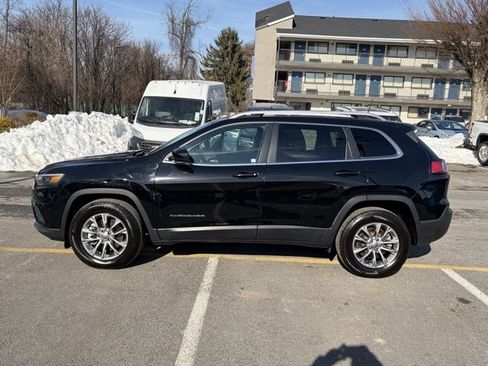 Used 2021 Jeep Cherokee Latitude Plus w/ Sun & Sound Group image 4