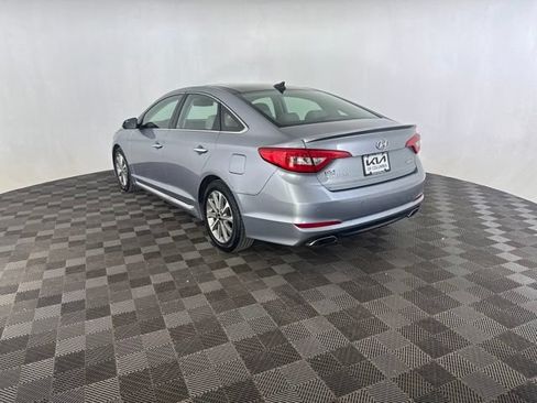 Used 2016 Hyundai Sonata Limited w/ Option Group 05 FWD image 9