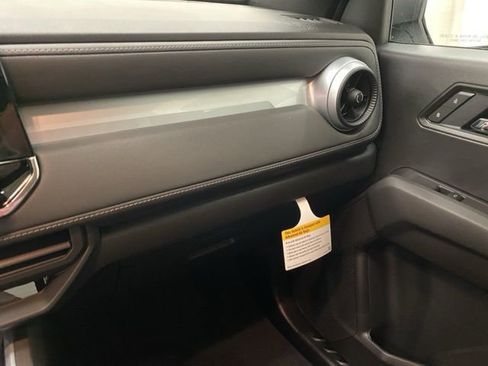 New 2026 Chevrolet Colorado LT w/ LT Convenience Package AWD/4WD image 20