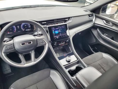 Used 2024 Jeep Grand Cherokee L Laredo image 27