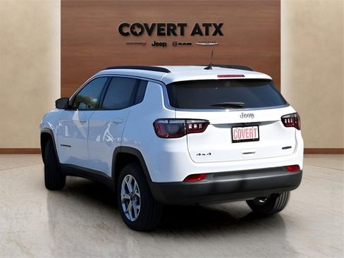 New 2026 Jeep Compass Latitude image 3