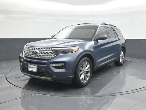 Used 2021 Ford Explorer XLT w/ Equipment Group 202A RWD image 31