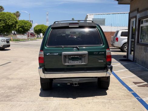 Used 2000 Toyota 4Runner SR5 AWD/4WD image 10
