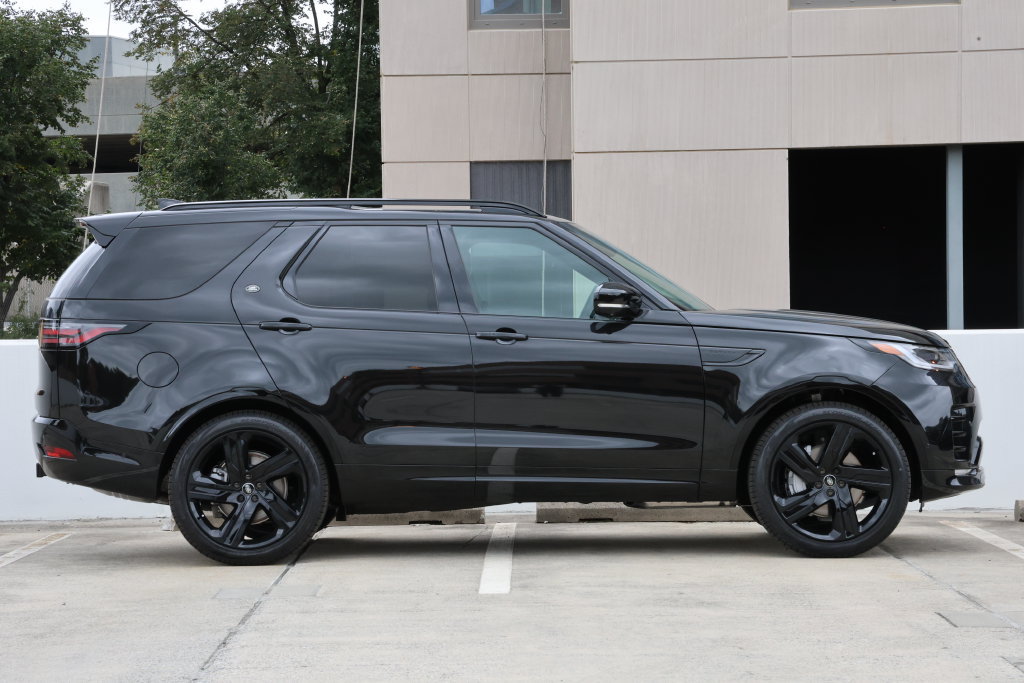 New 2026 Land Rover Discovery Dynamic SE AWD/4WD image 3