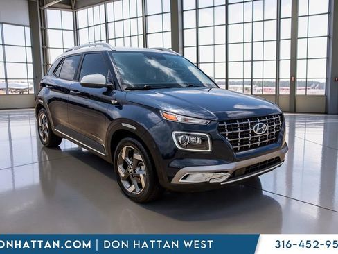 Used 2022 Hyundai Venue Limited FWD image 38