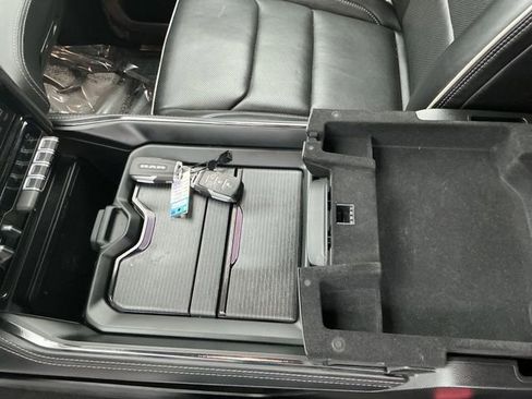 Used 2022 RAM 1500 Limited w/ Body-Colour Bumper Group image 32