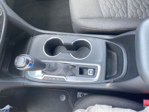 Used 2021 Chevrolet Equinox LT image 23