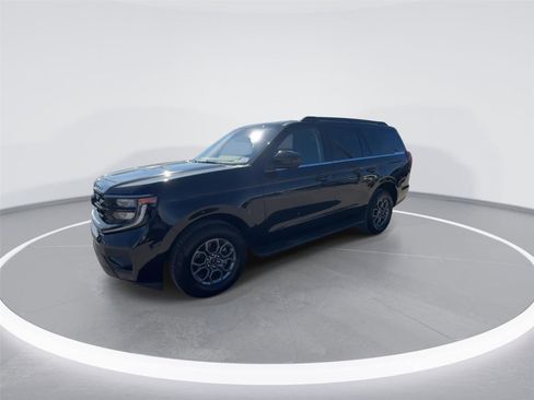 Certified 2025 Ford Expedition Active image 4