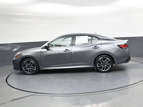 Used 2025 Nissan Sentra SR FWD image 11