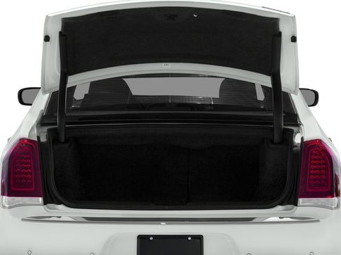 Used 2017 Chrysler 300 C AWD/4WD image 15