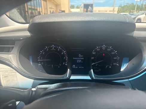Used 2018 Toyota Avalon XLE Premium FWD image 20