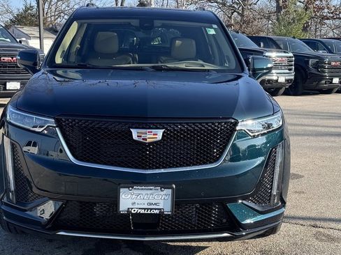 Used 2025 Cadillac XT6 Sport w/ Platinum Package image 6