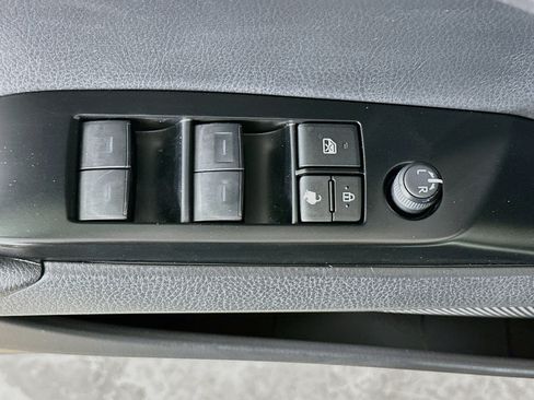 Used 2025 Toyota Camry SE w/ Convenience Package FWD image 15