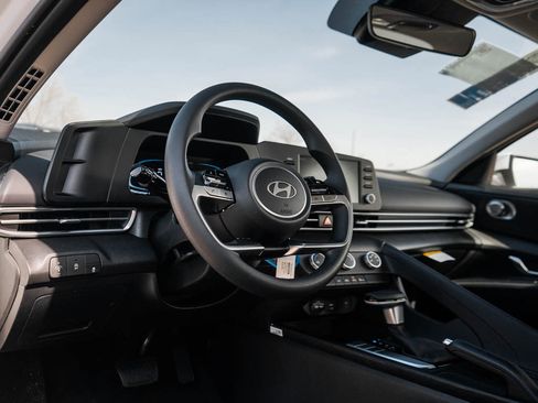 New 2026 Hyundai Elantra SE FWD image 16