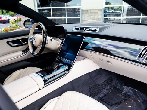 Used 2021 Mercedes-Benz S 580 4MATIC Sedan w/ AMG Line image 39