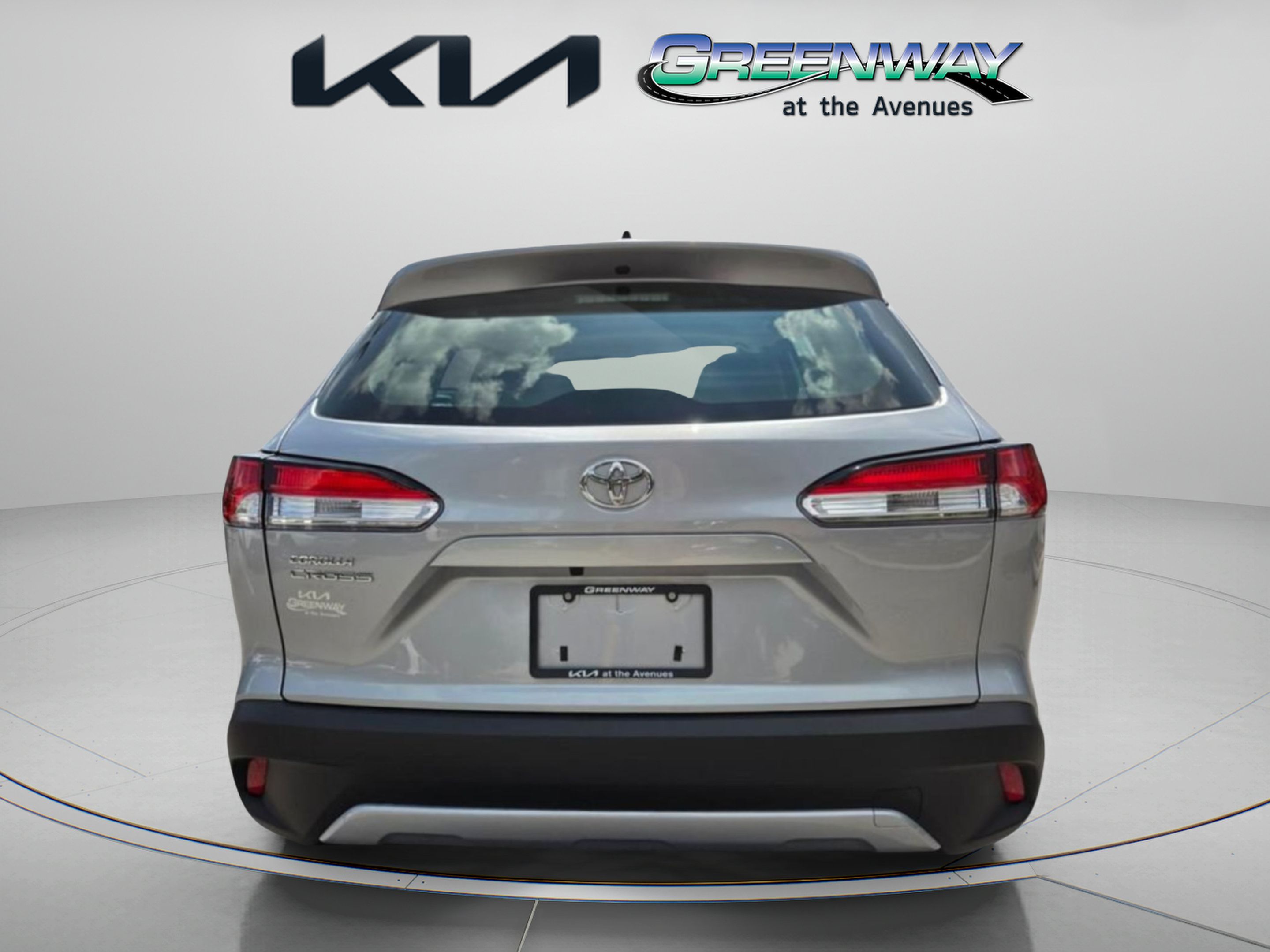 Used 2023 Toyota Corolla Cross L FWD image 6