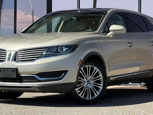 Used 2017 Lincoln MKX Reserve FWD image 2