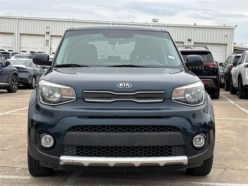 Used 2017 Kia Soul + image 3