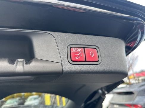 Used 2023 Mercedes-Benz GLB 250 4MATIC image 45