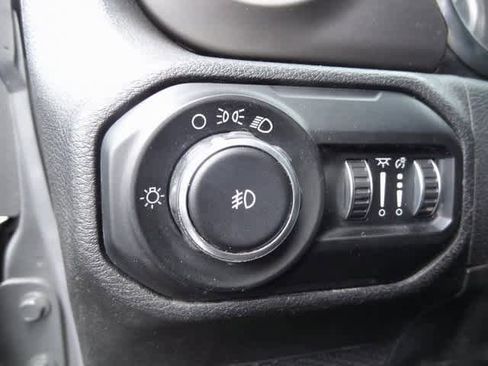 Used 2019 Jeep Wrangler Unlimited Sport image 12