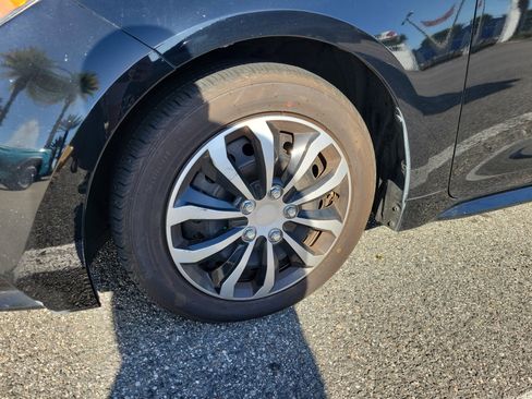 Used 2024 Toyota Corolla LE image 29