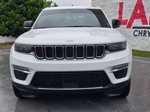 Used 2025 Jeep Grand Cherokee Limited AWD/4WD image 2