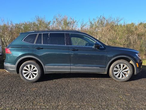 Used 2018 Volkswagen Tiguan S image 3