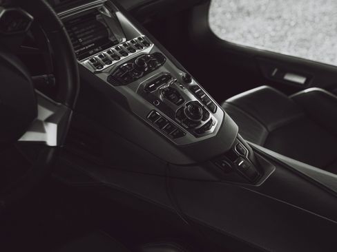 Used 2013 Lamborghini Aventador LP 700-4 image 18