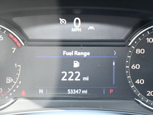 Used 2023 Cadillac XT4 Luxury w/ Cold Weather Package FWD image 32