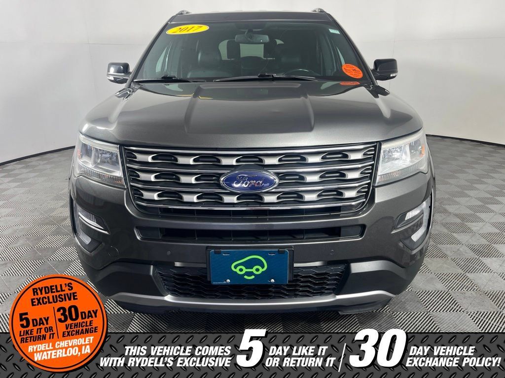 Used 2017 Ford Explorer XLT w/ Equipment Group 202A AWD/4WD image 14