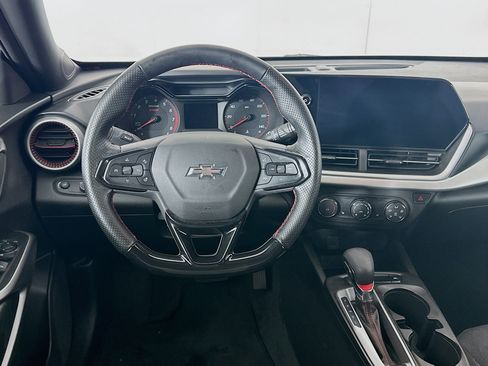 Used 2024 Chevrolet Trax RS image 17