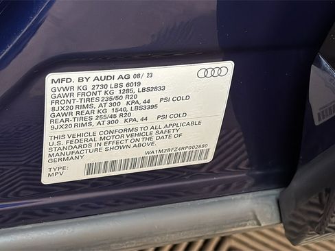 Used 2024 Audi Q4 e-tron Prestige image 34