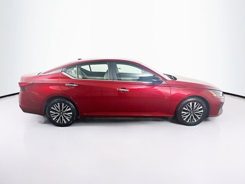 Used 2025 Nissan Altima 2.5 SV FWD image 10