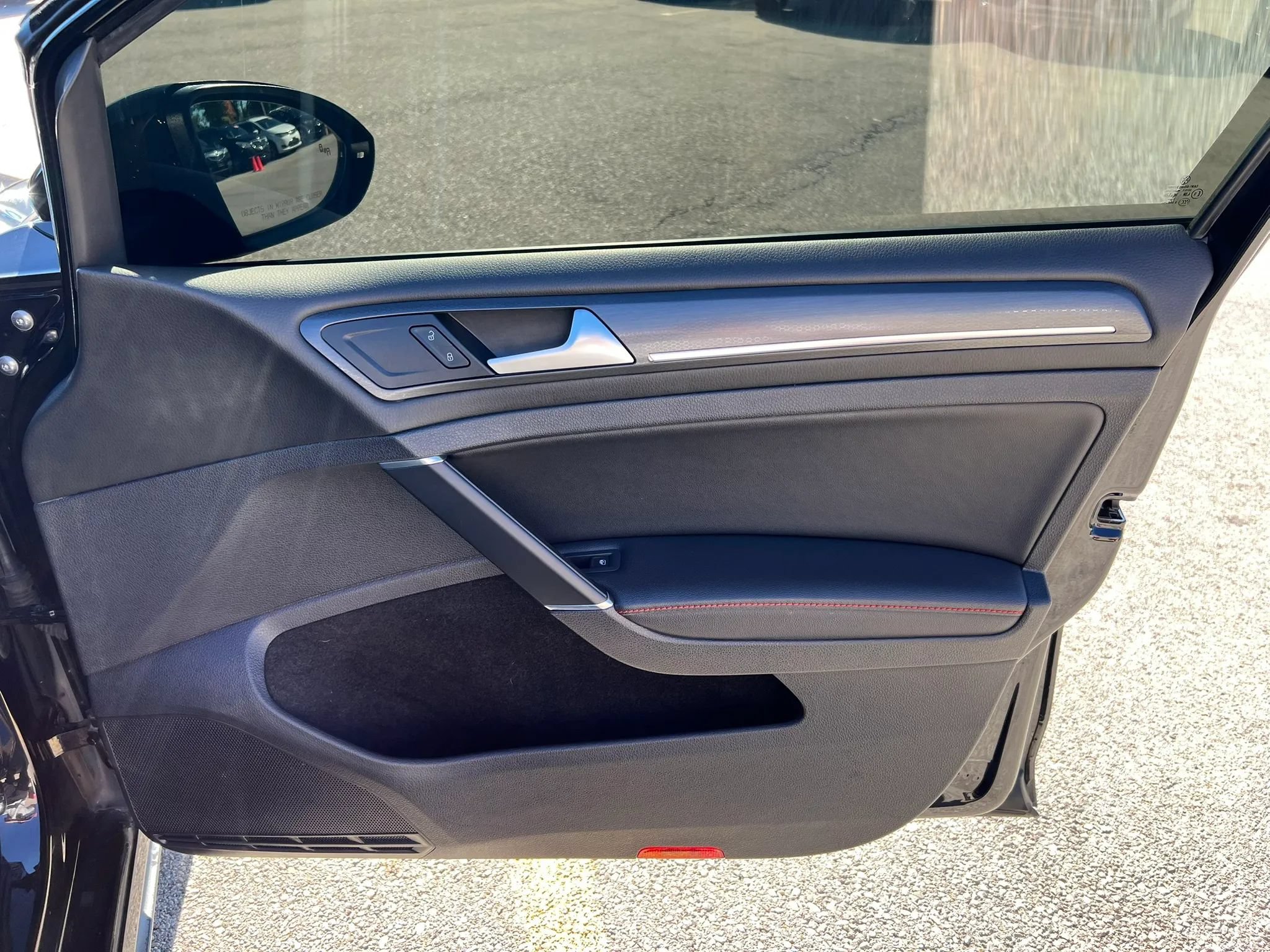 Used 2019 Volkswagen GTI SE FWD image 25