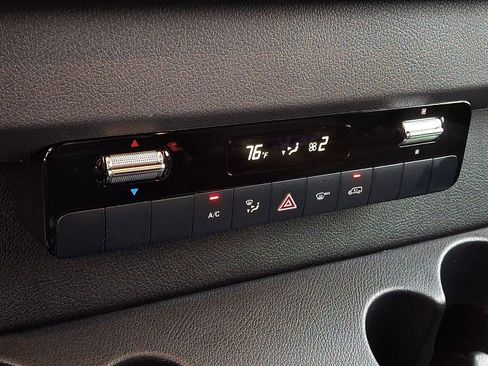 Used 2025 Mercedes-Benz Sprinter 2500 image 16