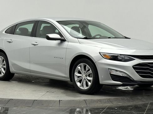 Used 2021 Chevrolet Malibu LT image 3